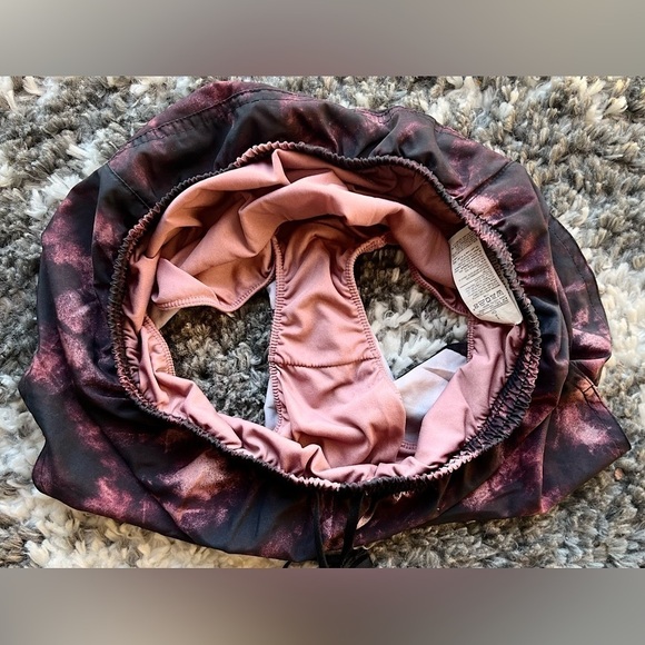 Women's Mid-Rise Red Tie Dye Running Shorts - Picture 6 of 7